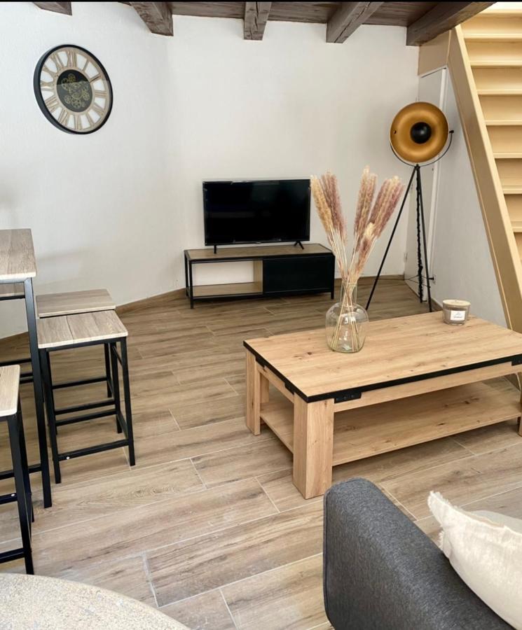Delice De Nimes Apartamento Exterior foto