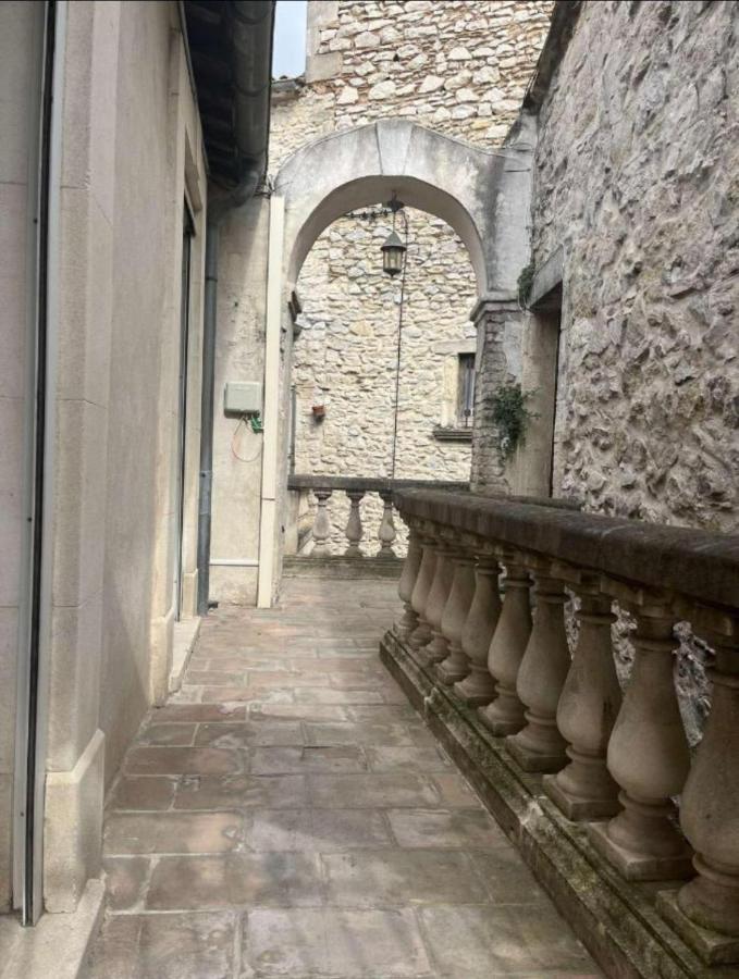 Delice De Nimes Apartamento Exterior foto